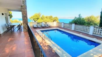 Cap Ras 8 Magnificent apartment with community Pool