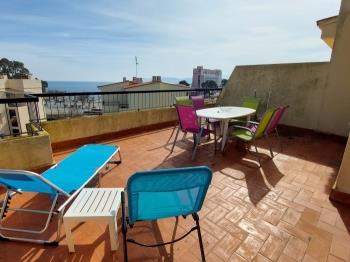 Grifeu 1 Ático con terraza y vistas increíbles al mar