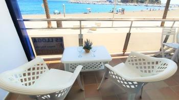 Port 7 Apartament modern a primera línia de mar