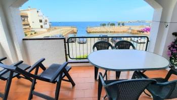 Sant Carles 1 Fantastic apartment in the seafront