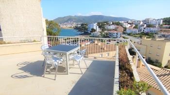Grifeu 4 Penthouse avec grande terrasse et vue sur la mer